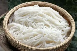 bún thêm(ăn kèm lẩu) - 12.000 ₫ tại Quán Thím Tư - Lẩu Hải Sản, Lẩu Thái & Coffee - Cư Xá Chu Văn An