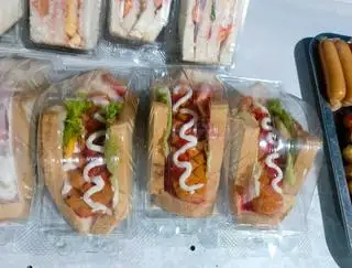 Hình ảnh Sandwich xúc xích trứng