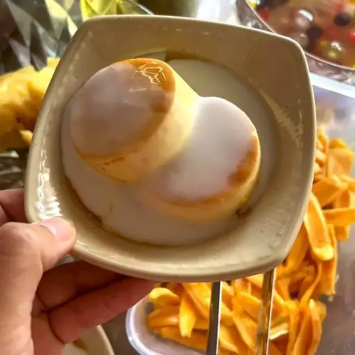 Bánh flan cốt dừa  - 30.000 ₫ tại Chè & Trà Sữa Mẹ Pond - Tôn Thất Thuyết