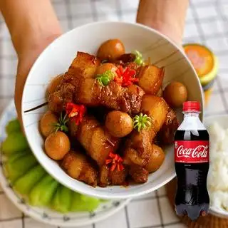 Hình ảnh Combo cơm thịt kho trứng cút+ coca chai