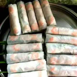 Gỏi cuốn tôm thịt - 9.000 ₫ tại Cuốn 6 Năm - Gỏi Cuốn & Bún Thịt Nướng - Chu Văn An