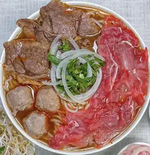 BÚN TÁI NẠM BÒ VIÊN - 65.000 ₫ tại Bún Bò Bếp Ông Cậu - Võ Thị Sáu