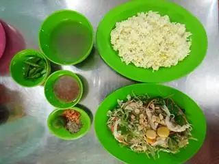 Cơm gỏi gà - 71.000 ₫ tại Gà Ta Xứ Quảng - Cơm, Cháo & Gỏi Gà - Quốc Lộ 50