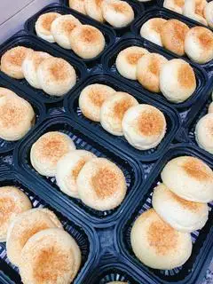 Bánh mì phô mai mix việt quất - 30.000 ₫ tại Sweetbakery - Bánh Mì Phô Mai, Bánh Su Singapore & Bánh Bông Lan - Nguyễn Phúc Chu
