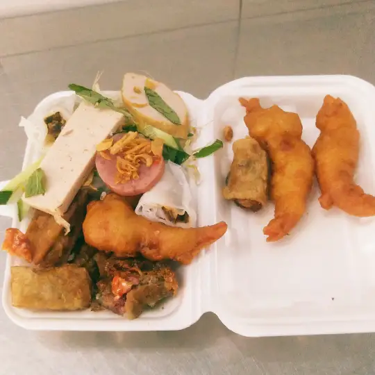 Hình ảnh Combo bánh cuốn full topping - tôm/chả giò - khăn lạnh