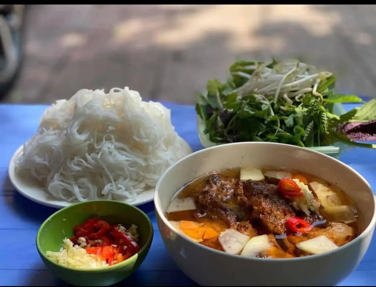 Hình ảnh Bún chả lẫn