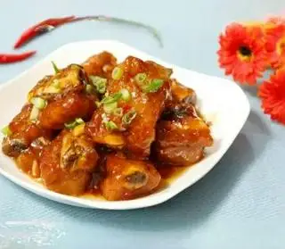 Cơm chiên sườn chiên mắm - 55.000 ₫ tại Cơm Chiên Yến - Cơm Chiên Ba Rọi Nước Mắm, Cơm Gà Chiên Mắm & Mì Xào Bò - Trần Xuân Soạn