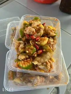 chân gà trộn trứng non lắc sốt thái  - 70.000 ₫ tại Chân Gà Rút Xương Sốt Thái Nhà Gạo - Nguyễn Văn Thương