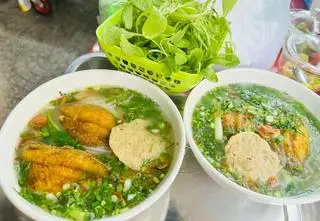 bún cá rô đồng + chả sụn - 50.000 ₫ tại Khôi 168 - Bún Cá & Canh Cá Rô Đồng Quỳnh Côi Thái Bình - Tây Hòa