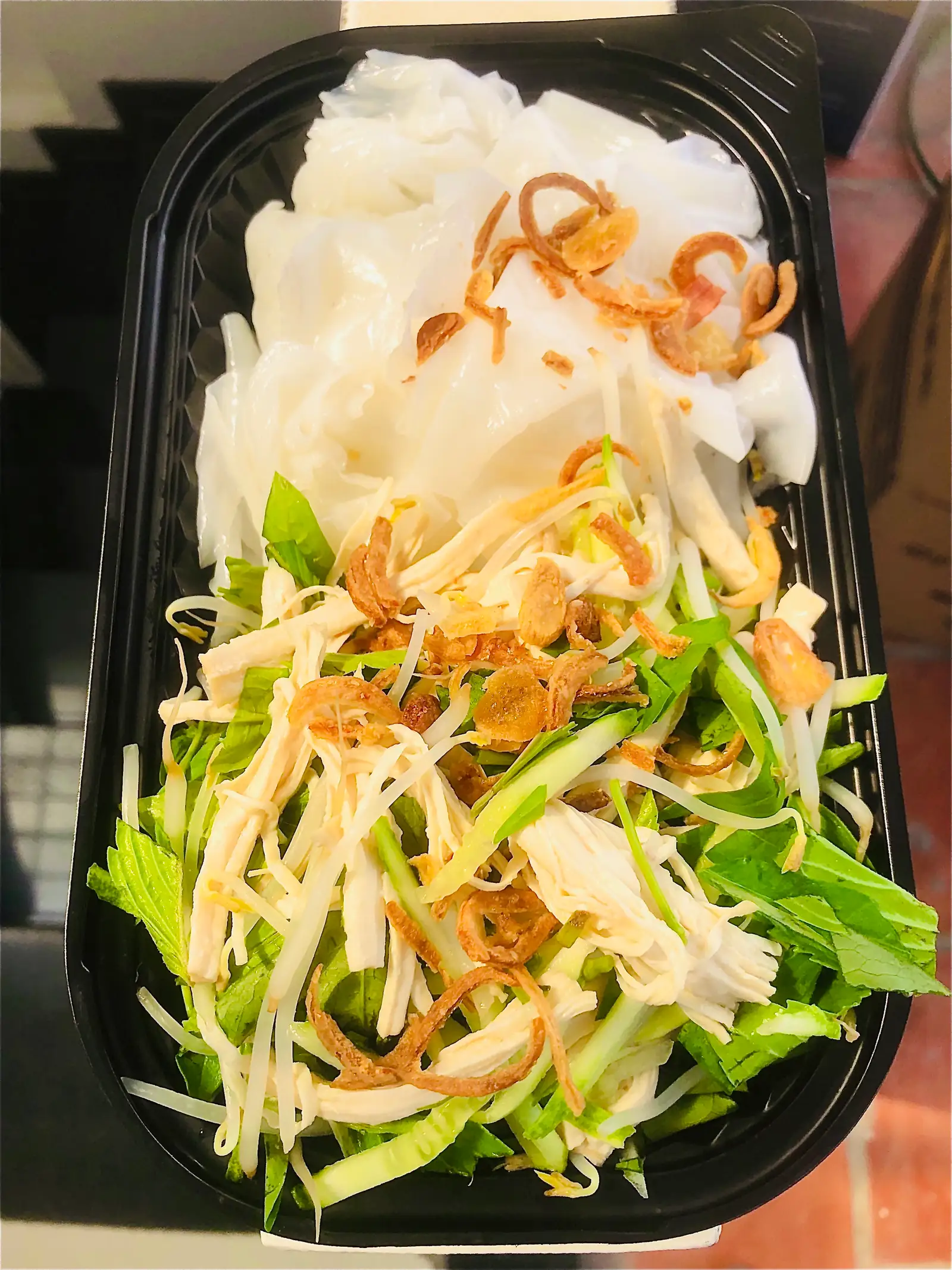 Bánh ướt gà xé - 46.000 ₫ tại Bánh Ướt Lòng Gà Tân Phú - Bùi Xuân Phái
