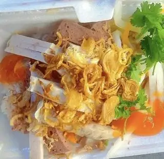 Xôi mặn thịt chả - 30.000 ₫ tại Bánh Mì Hà Nội Lộc Phát - Nguyễn Văn Lượng