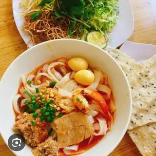 mì quãng  thịt ,tôm ,trứng - 50.000 ₫ tại Cơm Gà Phú Yên - Phan Đình Phùng