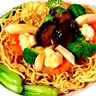 Mì xào giòn chay - 44.000 ₫ tại Cơm Chay Việt - Huỳnh Lan Khanh