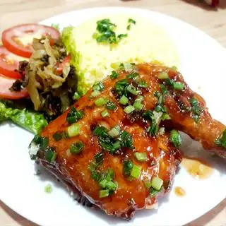Cơm gà nhỏ xối mỡ hành - 62.000 ₫ tại Cơm Gà Xối Mỡ Ông Địa - Lý Chính Thắng