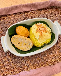 Hình ảnh Xôi Xéo Chả Mỡ, Trứng Kho