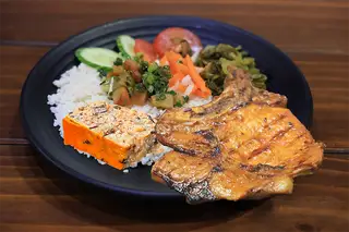 Hình ảnh Cơm sườn cốt lết nướng + Chả