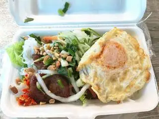 Hình ảnh Bún thịt nướng - trứng lòng đào