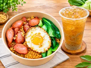 Hình ảnh Combo Mì Trộn Trứng + Xúc Xích + 1 chai bí đao hạt chia nhà làm