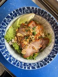 Hình ảnh Mỳ trộn xá xíu