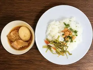 Cơm thịt kho trứng - 48.000 ₫ tại Cơm Tấm Nguyên Hồng - Cơm Tấm Long Xuyên, Cơm Tấm Sườn & Cơm Tấm Bì Chả - Cao Lỗ
