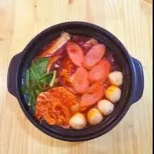 Hình ảnh mỳ cay kim chi xúc xích 