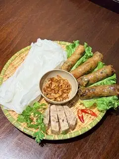 Hình ảnh Bánh mướt: Ram - giò lắt