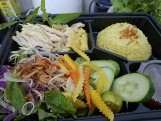 Hình ảnh Cơm gà đặc biệt