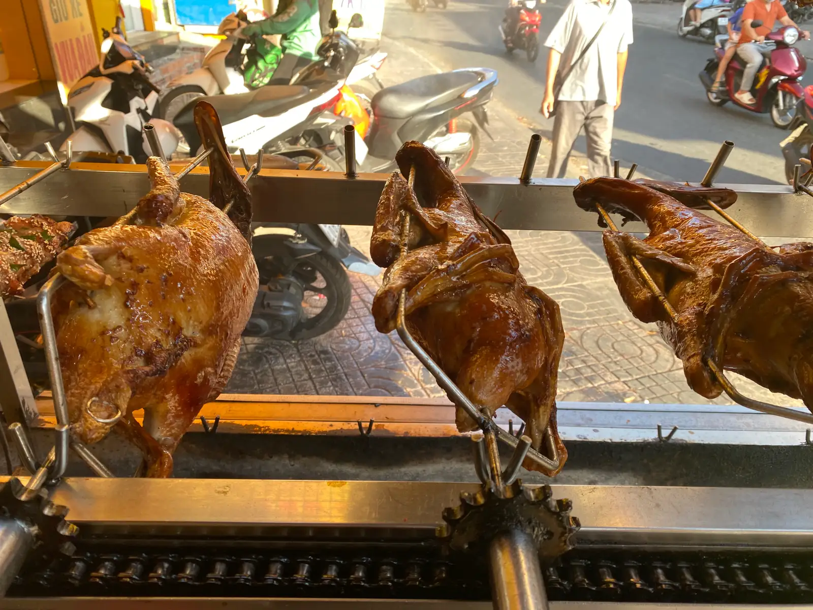 Hình ảnh Vịt quay lá mắc mật