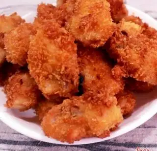 Cơm phi lê cá basa chiên giòn chấm mắm tỏi - 59.000 ₫ tại Cô Thủy - Cơm Nhà Nấu & Cơm Văn Phòng - Cách Mạng Tháng 8