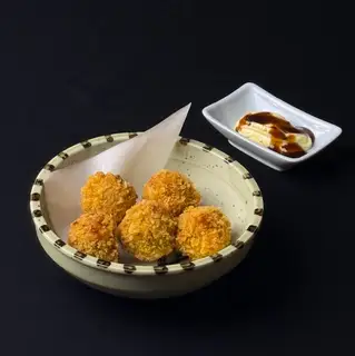 Bánh khoai tây thịt bò phô mai - 106.920 ₫ tại MOMOSON Ramen & Grill - Trần Hưng Đạo