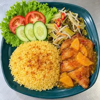 Hình ảnh Cơm má đùi gà sốt cam