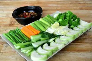 rau luộc - 15.000 ₫ tại Cơm Cháy Kho Quẹt Chú Mập - Âu Cơ