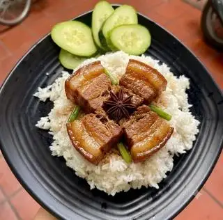 Hình ảnh Cơm thịt kho tàu