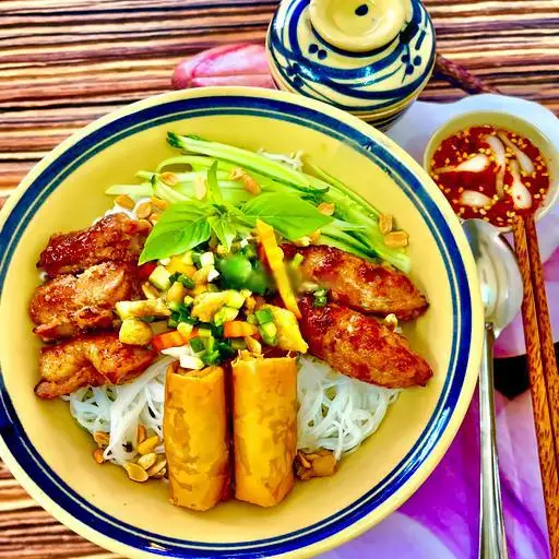 Tô đầy đủ - 68.000 ₫ tại Bún Thịt Nướng Kim Tiền Cậu 3 - Rạch Bùng Binh