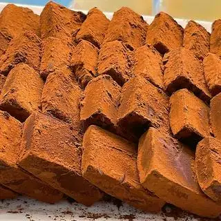 Socola nama - 12.000 ₫ tại Bối Bakery - Bông Lan Trứng Muối & Bánh Ngọt - Vũ Huy Tấn