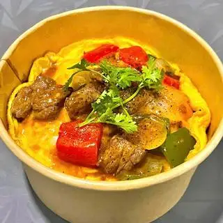 Hình ảnh cơm phủ trứng bò lúc lắc + canh rong biển