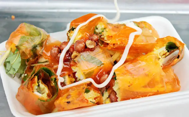 Bánh tráng cuốn  - 30.000 ₫ tại Ăn Vặt Chuối Chiên Mè & Bánh Tráng Trộn - Nguyễn Văn Linh
