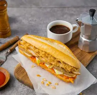 Hình ảnh Bánh mì Pate chả ruốc