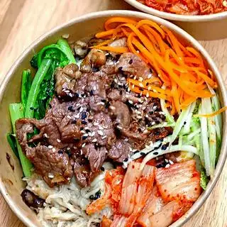 Combo cơm trộn bò - trứng cuộn rong biển - 125.000 ₫ tại Xù Food - Kimbap & Mì Trộn - Trần Hưng Đạo