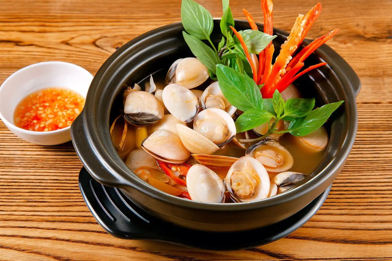 Nghêu hấp thái - 58.000 ₫ tại Tám Ốc