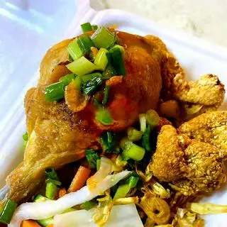 Xôi đùi gà - da gà chiên giòn - 45.000 ₫ tại Xôi Gà Tân Định 310 - Hai Bà Trưng
