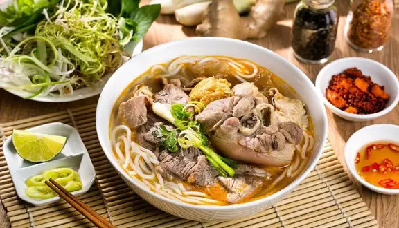 Bún Bò Đặc Biệt - 89.000 ₫ tại Bún Bò Huế & Bò Kho Huỳnh Mai - Tôn Thất Thuyết