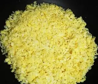 Cơm Vàng Thêm - 10.000 ₫ tại Cơm Gà Ta Ngũ Sắc & Lẩu Gà Ta 24h - Bảy Hiền