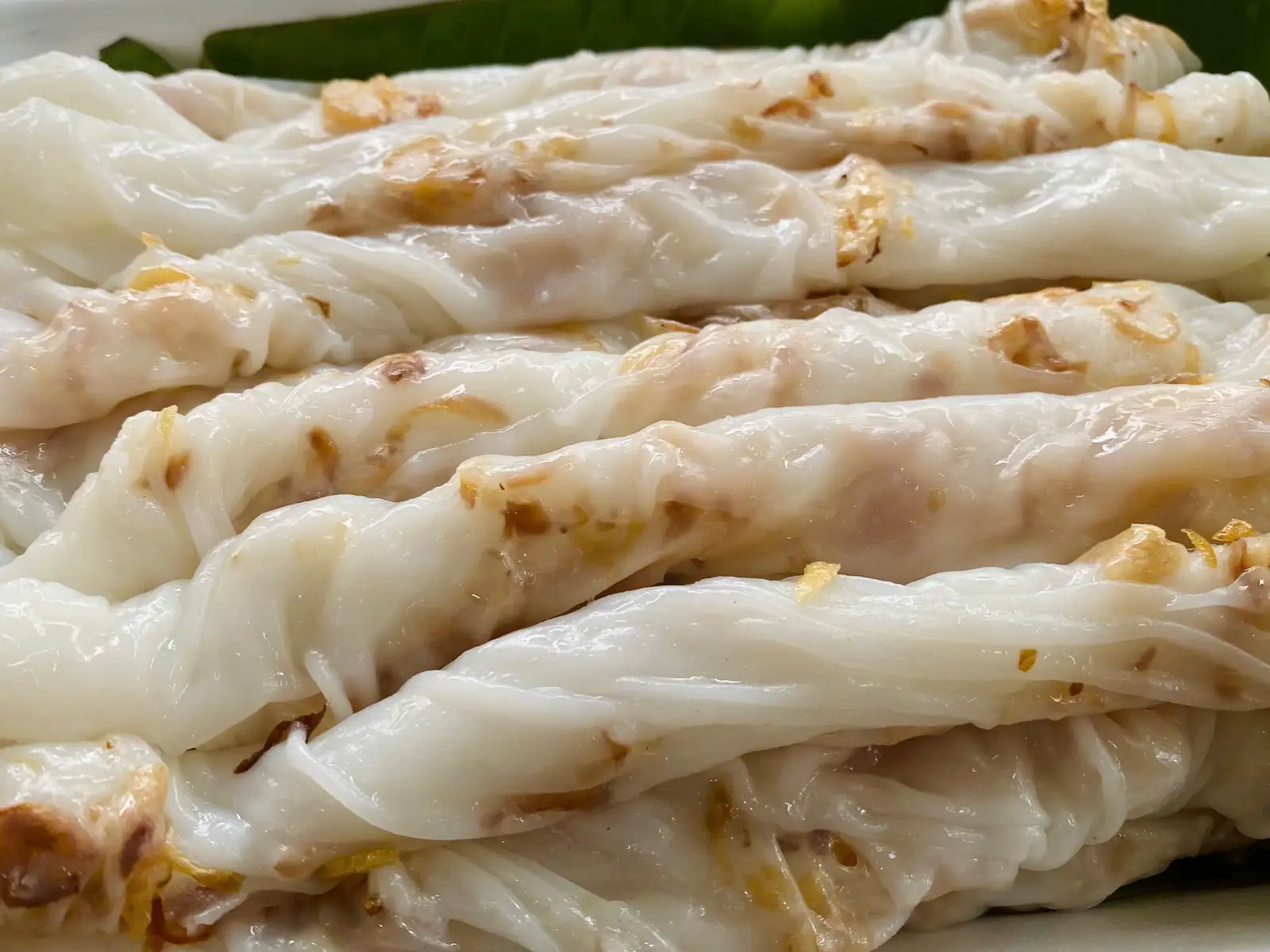 Bánh cuốn hành phi (3 dây) - 35.000 ₫ tại Tuấn Hoa - Bánh Cuốn Hà Nội & Bánh Mướt Nghệ An - Nguyễn Xí