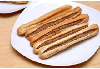 Hình ảnh Bánh mỳ que Hải Phòng 2 chiếc
