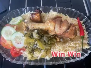Cơm gà xối mỡ - Đùi gà - 47.000 ₫ tại Cơm Gà Xối Mỡ Win Win - Ung Văn Khiêm