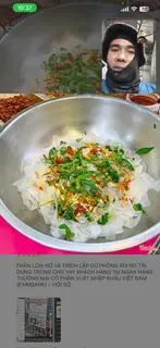 Hình ảnh Bánh tráng trộn sa tế