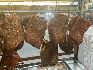 Hình ảnh heo quay truyền thống 