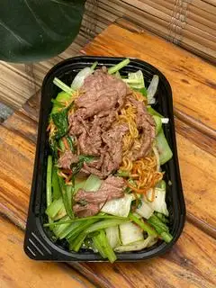 Mì xào bò - 45.000 ₫ tại Cơm Gà Xối Mỡ 30k - Đồng Đen
