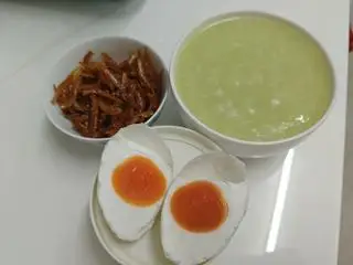 Hình ảnh Cá cơm kho tiêu - trứng vịt muối - cháo